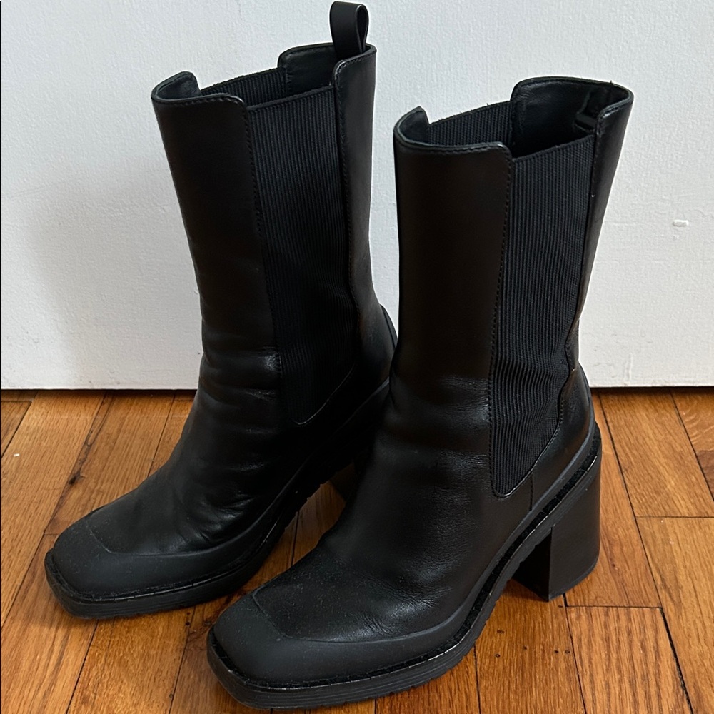 Tory Burch Expedition Leather Chelsea Boot 8